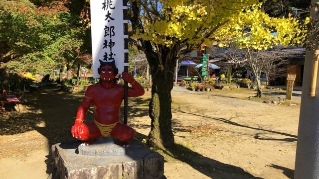 「桃太郎神社」の赤鬼