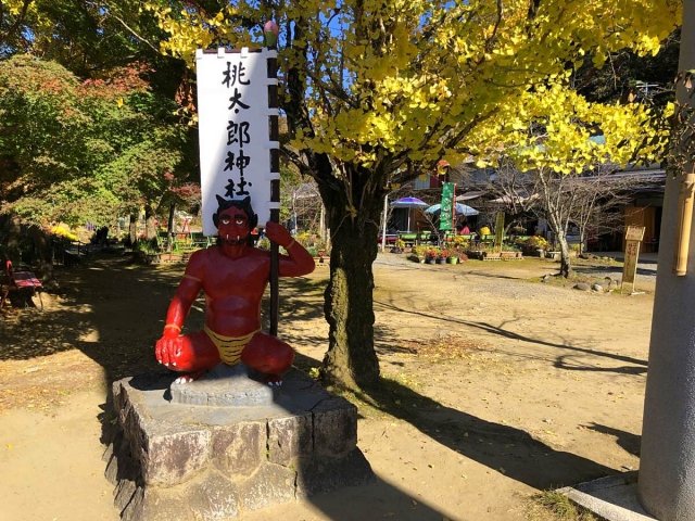 桃太郎神社の赤鬼