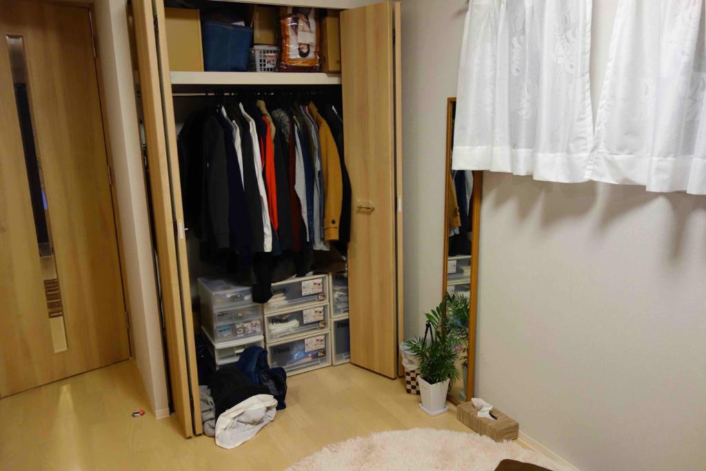 北欧風の部屋「鏡」