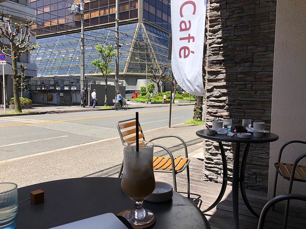 カフェ三番館江坂公園店のテラス